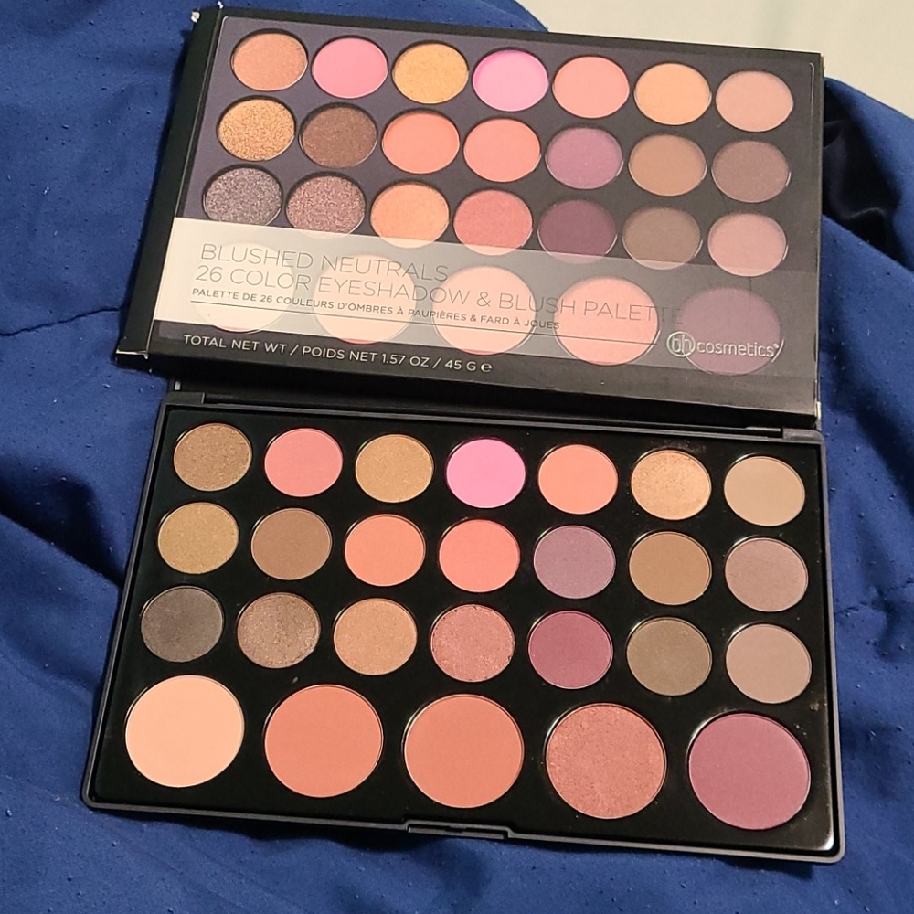 bh Cosmetics Blushed Neutrals 26 pan palette